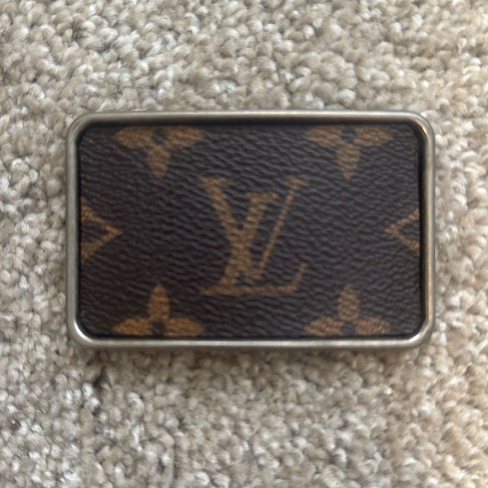 LV belt buckle